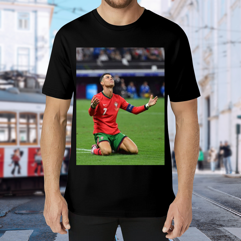 World-Class Football Graphic T-Shirt ¨C Ideal for Soccer Lovers
