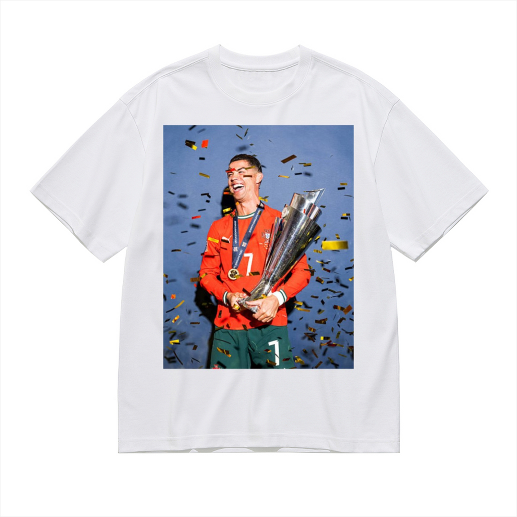 Striker¡¯s Action Tee Show Your Support for Soccer¡¯s Greatest Moments