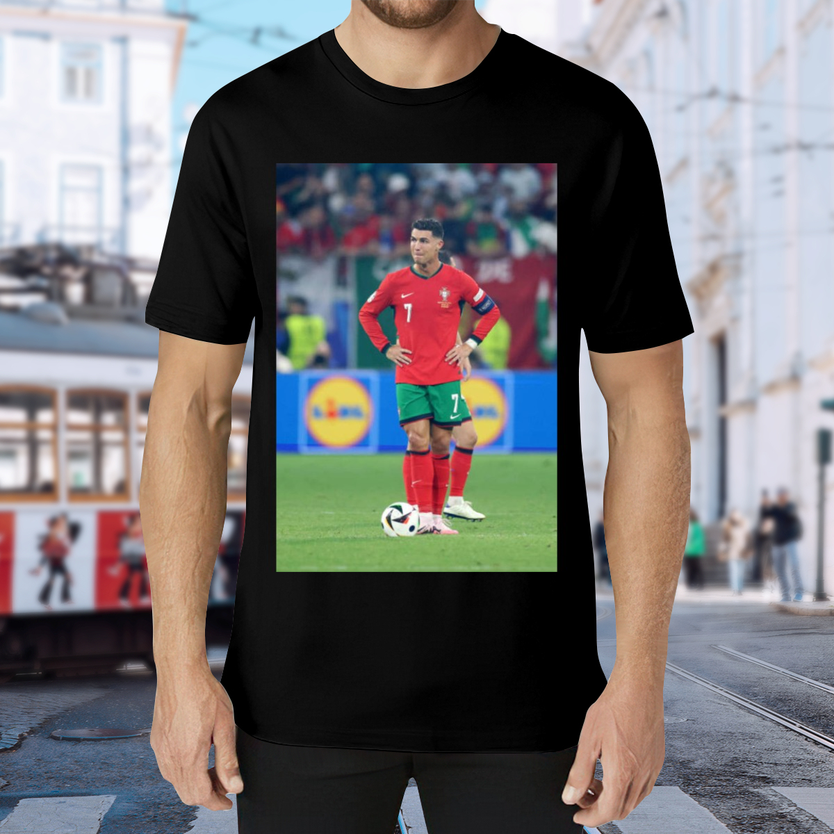 Epic Football Action Tee ¨C Perfect for Passionate Football Fans