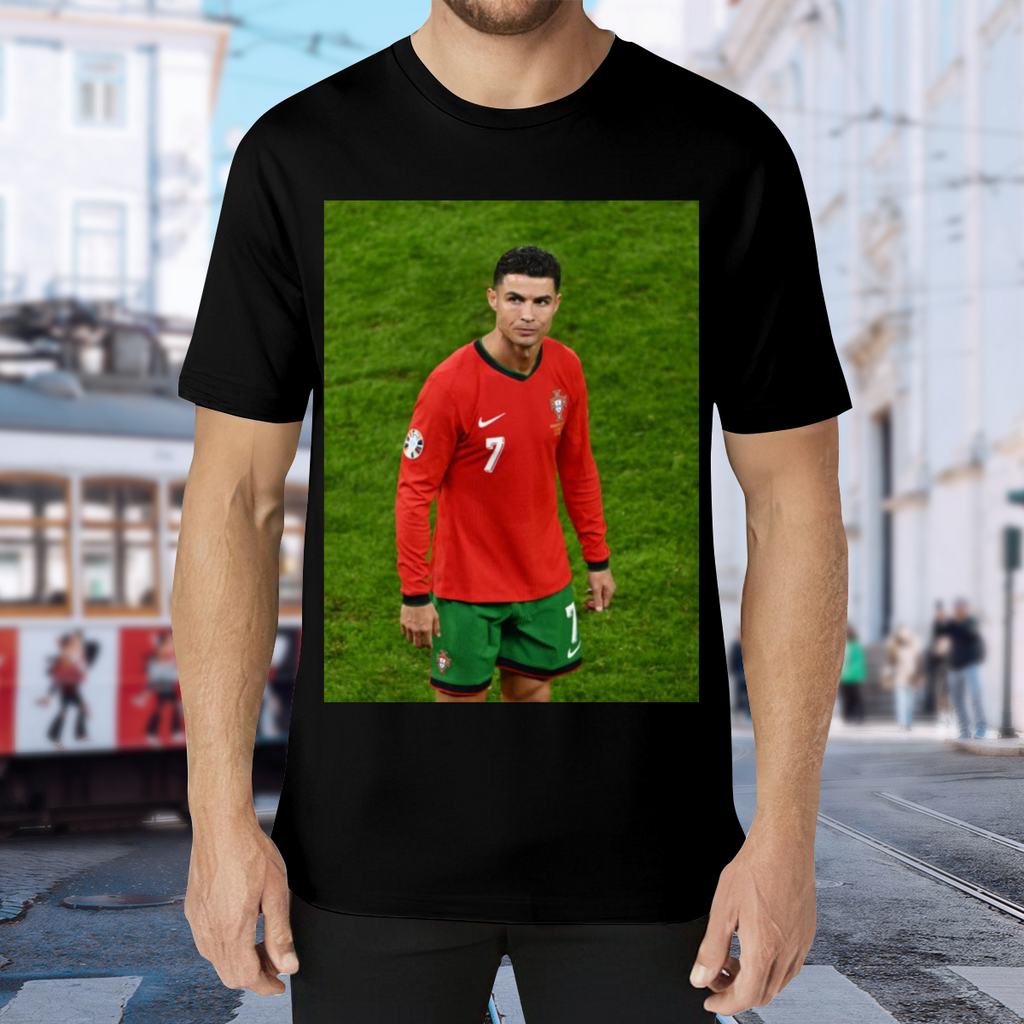 Iconic Football Tribute Tee ¨C For Fans Who Love the Game