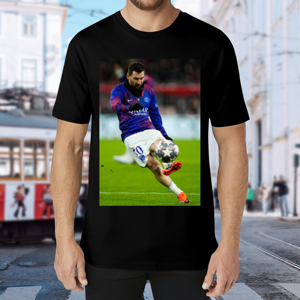 Football Legend-Inspired Tee For Fans Who Appreciate Greatness